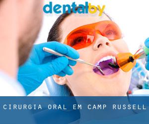 Cirurgia oral em Camp Russell